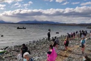 Autoridad Marítima de Puerto Natales desplegó operativo de seguridad en inédito “Chapuzón de los Fiordos” en Natales