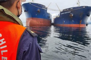 Capitanía de Puerto de Talcahuano fiscalizó faena de alije en la bahía de Concepción