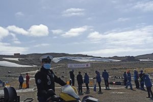 Gobernación Marítima de la Antártica Chilena  coordinó operativo ante “Maratón Antártica” en Isla Rey Jorge