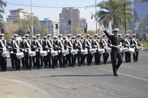 Armada de Chile realiza desfiles en conmemoración del Combate Naval de Iquique y Punta Gruesa en tres comunas de Santiago