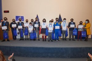 Cuarta Zona Naval y pesquera Camanchaca premiaron ganadores de concurso literario
