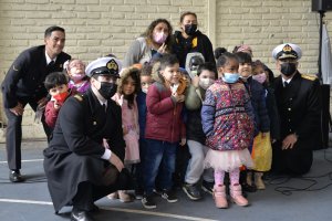 Armada realiza ceremonia de inauguración de Operativo Cívico en Escuela “Cadete Arturo Prat” de Santiago