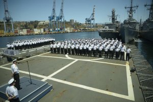 Comandante de Operaciones Navales revistó a Unidades de la Escuadra y al Comando de Fuerzas Especiales