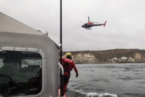 Helicóptero Naval rescató a kayakista a la deriva en Maitencillo