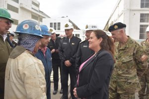 Ministra Maya Fernández conoció capacidades operativas y logísticas de la Base Naval Talcahuano