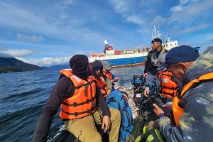 Autoridad Marítima de Puerto Montt coordinó rescate de cinco tripulantes desde lancha con falla de motor