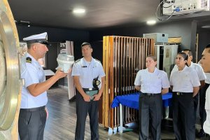 Cadetes de primer año visitan Complejo de Direcciones Técnicas Marítimas