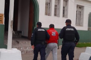 Policía Marítima de la Capitanía de Puerto de San Antonio efectúa detención a persona con orden vigente 
