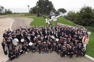 Banda de Guerra de la Escuela Naval compartió su experiencia con Banda de Guerra de la escuela básica "La Chocota"