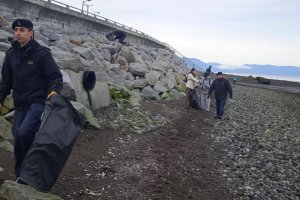 En nueva limpieza de playas del Plan Tenglo se reúnen 600 kilos de desechos