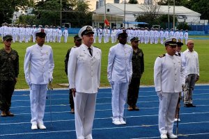 Oficiales chilenos fueron condecorados con la medalla “Servicios distinguidos a la Escuela Naval” en Colombia