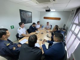 Gobernación Marítima de Iquique y autoridades regionales planifican período estival 