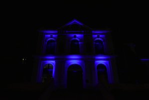 Frontis del Museo Marítimo Nacional se engalana de azul para celebrar el Día Marítimo Mundial