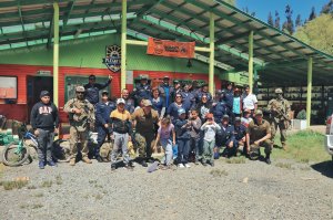 Base Naval Talcahuano y Jedena Biobío realizaron operativo cívico en Curanilahue