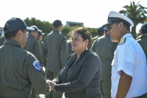 Ministra de Defensa agradeció a los Aviadores Navales por su despliegue durante la emergencia por los incendios de la región de Valparaíso