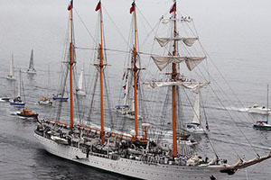 <p>La “Esmeralda” recaló al puerto venezolano de La Guaira</p>