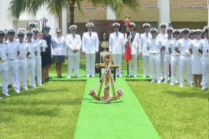 <p>Armada de Chile entrega Busto de Prat a la Heroica Escuela Naval Militar de México</p>
