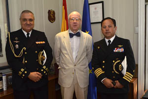 <p>Comandante del Buque Escuela “Esmeralda” realiza visita de cortesía a Embajadas</p>