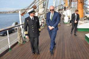 <p>Embajador de Australia en Chile visita la “Dama Blanca”</p>