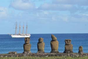 B. E. “Esmeralda” ya está en Isla de Pascua