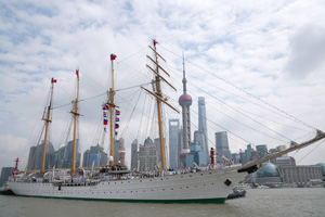 Después de 9 años la "Esmeralda" recala a Shangai