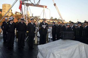 Curso de Guardiamarinas se presentó en Buque Escuela "Esmeralda" para iniciar su 62° Crucero de Instrucción