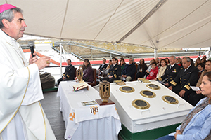 <p>Buque Escuela “Esmeralda” celebró a bordo Misa Católica y Culto Evangélico</p>