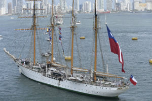 Buque Escuela “Esmeralda” zarpó desde Cartagena de Indias a Santa Marta