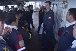 <p>Dotación de la “Esmeralda” se entrenó para atacar cualquier emergencia en la mar</p>