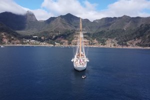<p>BE “Esmeralda” realizó recalada operativa en Juan Fernández</p>
