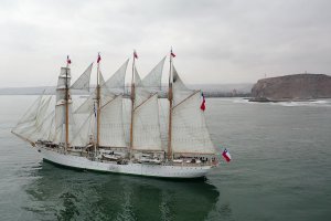 <p>“La Esmeralda” realizó recalada operativa en Arica</p>
