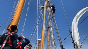 Guardiamarinas realizan proceso de instrucción a bordo del Buque Escuela “Esmeralda”