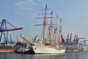 <p>Buque Escuela (BE) “Esmeralda” recala a Indonesia: luego de 30 años su estadía estará marcada de hitos</p>