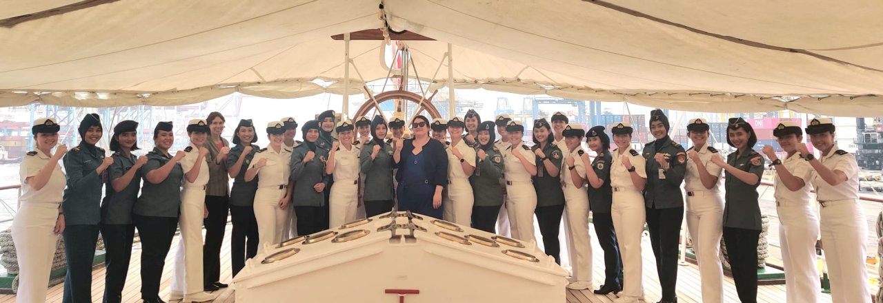 <p>Buque Escuela (BE) “Esmeralda” participa en primer conversatorio de Oficiales mujeres de las armadas de Chile e Indonesia</p>