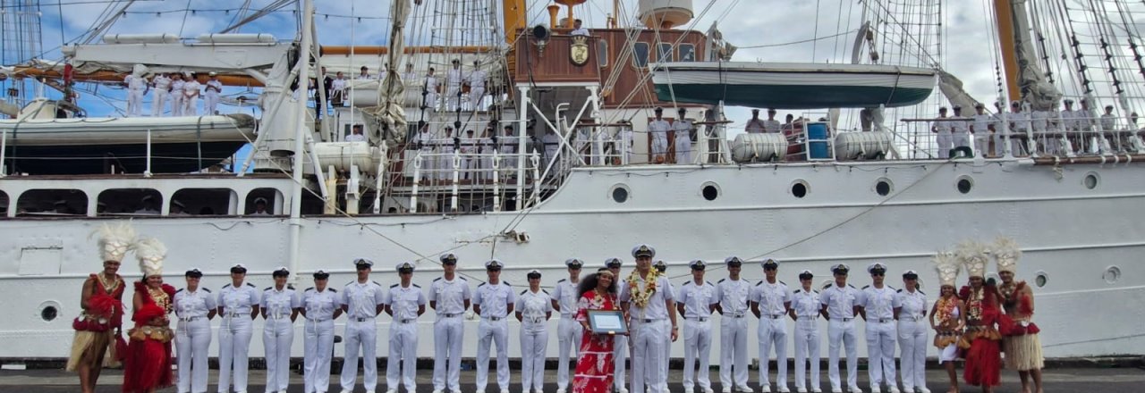 <p>Buque Escuela (BE) “Esmeralda” recala en el puerto de Papeete</p>