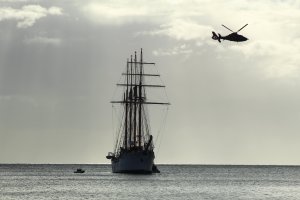 <p>Buque Escuela (BE) “Esmeralda” recala a Bahía Cumberland en el Archipiélago de Juan Fernández</p>