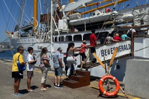 <p>Buque Escuela (BE) “Esmeralda” recibe más de 4.500 visitas durante el fin de semana</p>