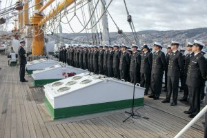 <p>Buque Escuela (BE) “Esmeralda” recibe a curso de Guardiamarinas previo a su próximo Viaje de Instrucción</p>